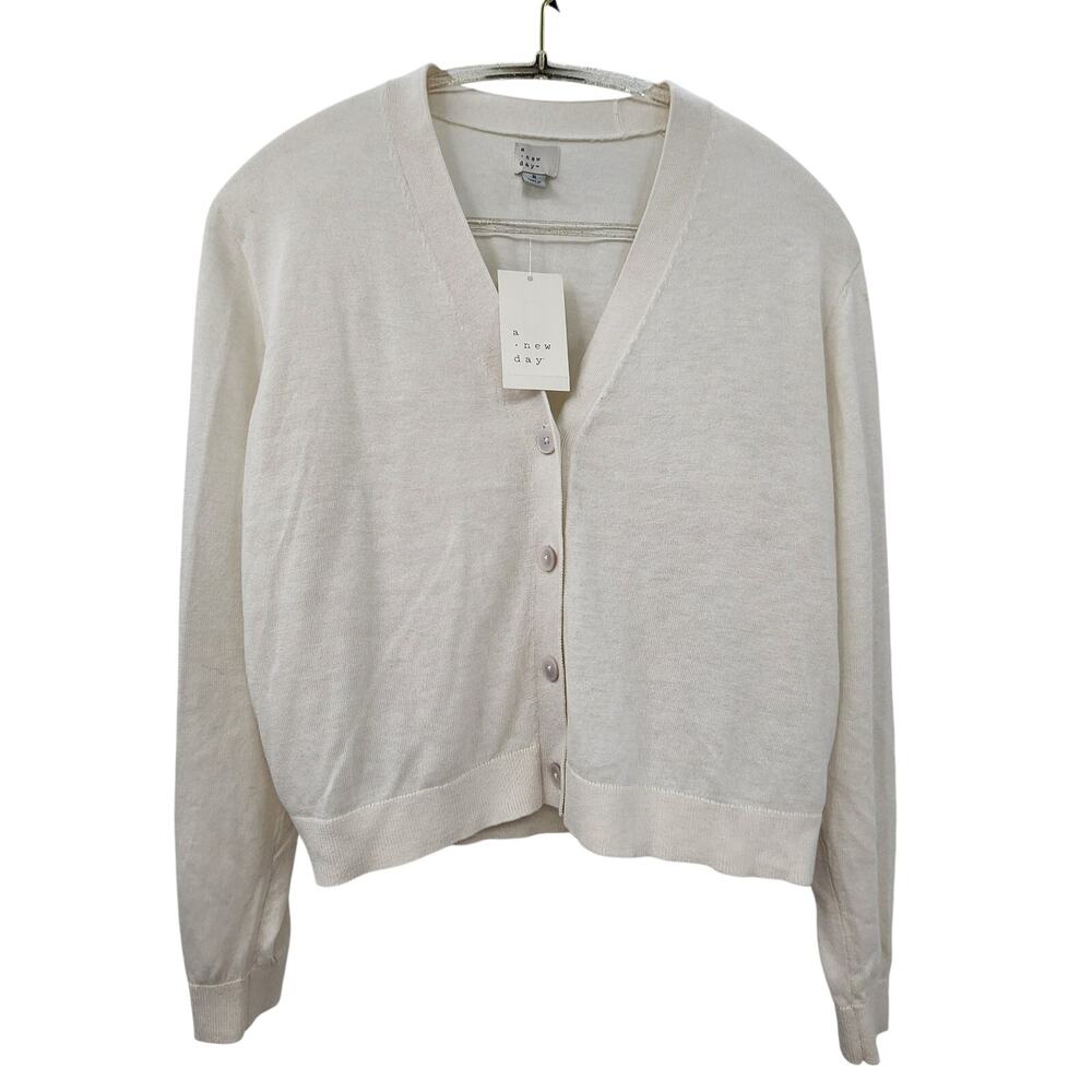 New NWT A New Day Classic White Button Front V- Neck Cardigan Small Cream